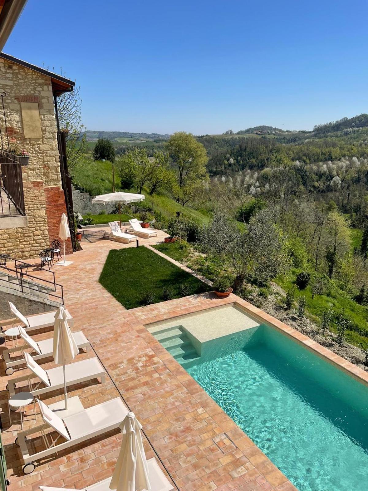 Hotel Relais Dal Cavaliere à Castellino  Extérieur photo
